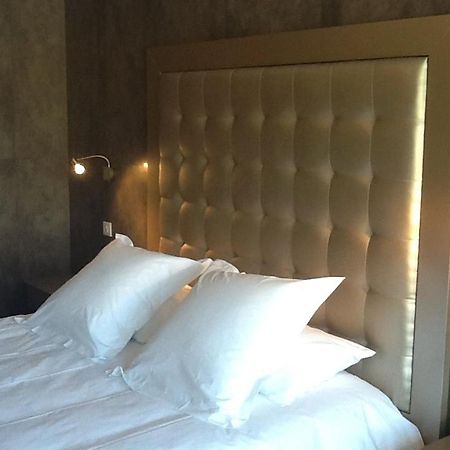 Hotel Les Deux Lions Riez Δωμάτιο φωτογραφία