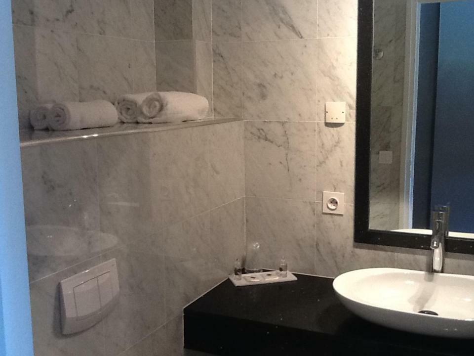 Hotel Les Deux Lions Riez Δωμάτιο φωτογραφία